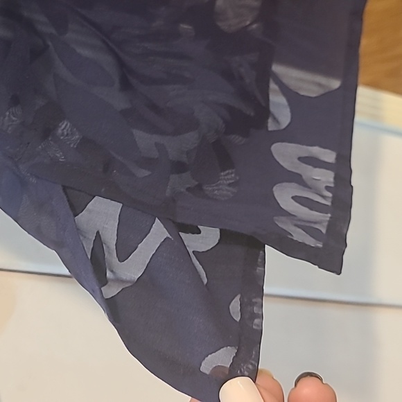 Lilly Pulitzer Short Sleeve Blouse, Color Blue, Size Medium 💙 - Picture 4 of 9